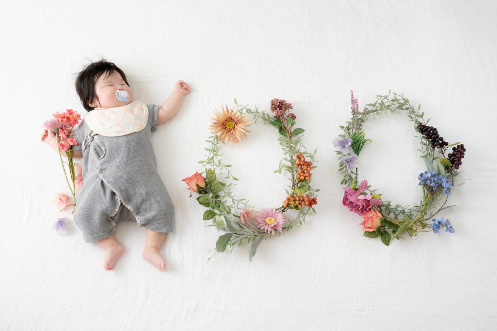 生後1ヶ月や100日記念に 赤ちゃんの可愛すぎる月齢フォト 撮影アイデア The Doors T G お客様マイページ